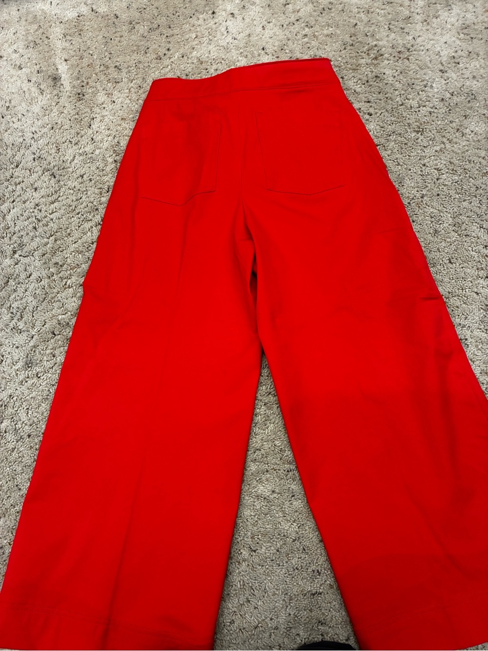 Spanx Bright Red Wide-Leg Crop Pants size Medium - Picture 3 of 4